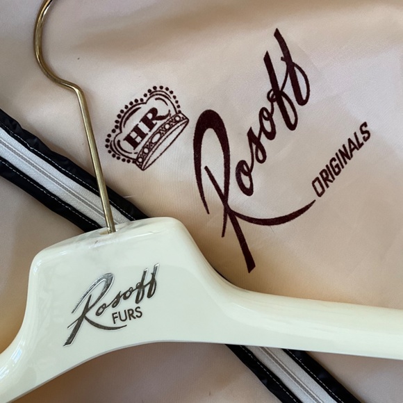 **STUNNING Mink & Fox Fur Coat** - Picture 4 of 9